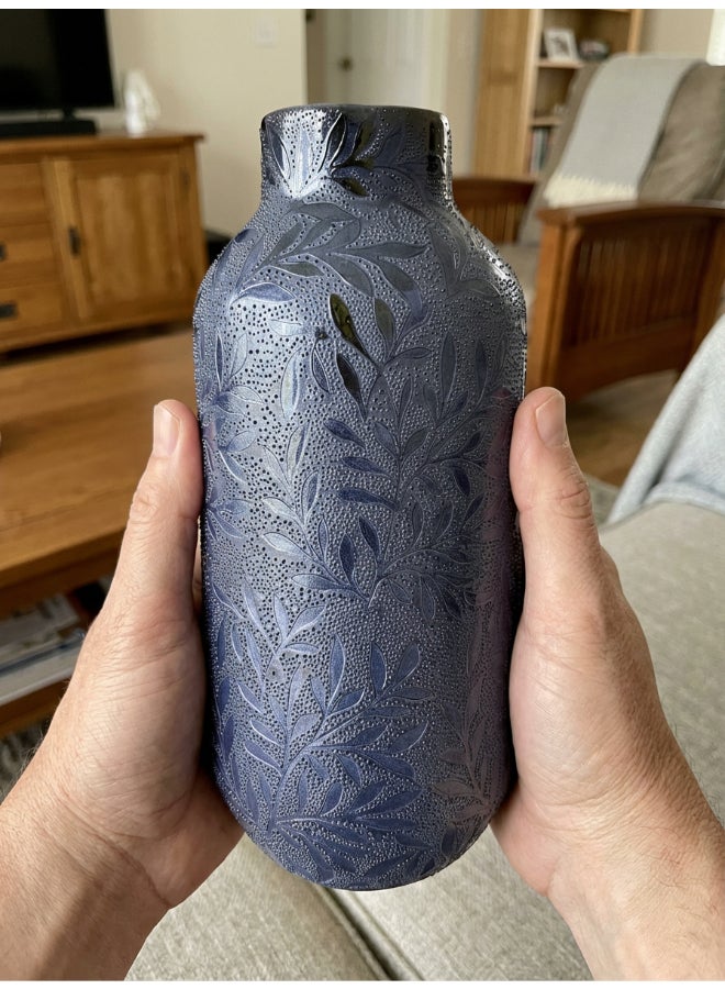 ايست من نون Ceramic Vase for Floral Decorative arrangement, Ht-29 cm | Blue Color | Flora Etch Design | Size -13.5x13.5x29 cm | Perfect for decorativing your living room, Ideal for decorating coffee table, dinning table, console table or any office or living space - Image 4